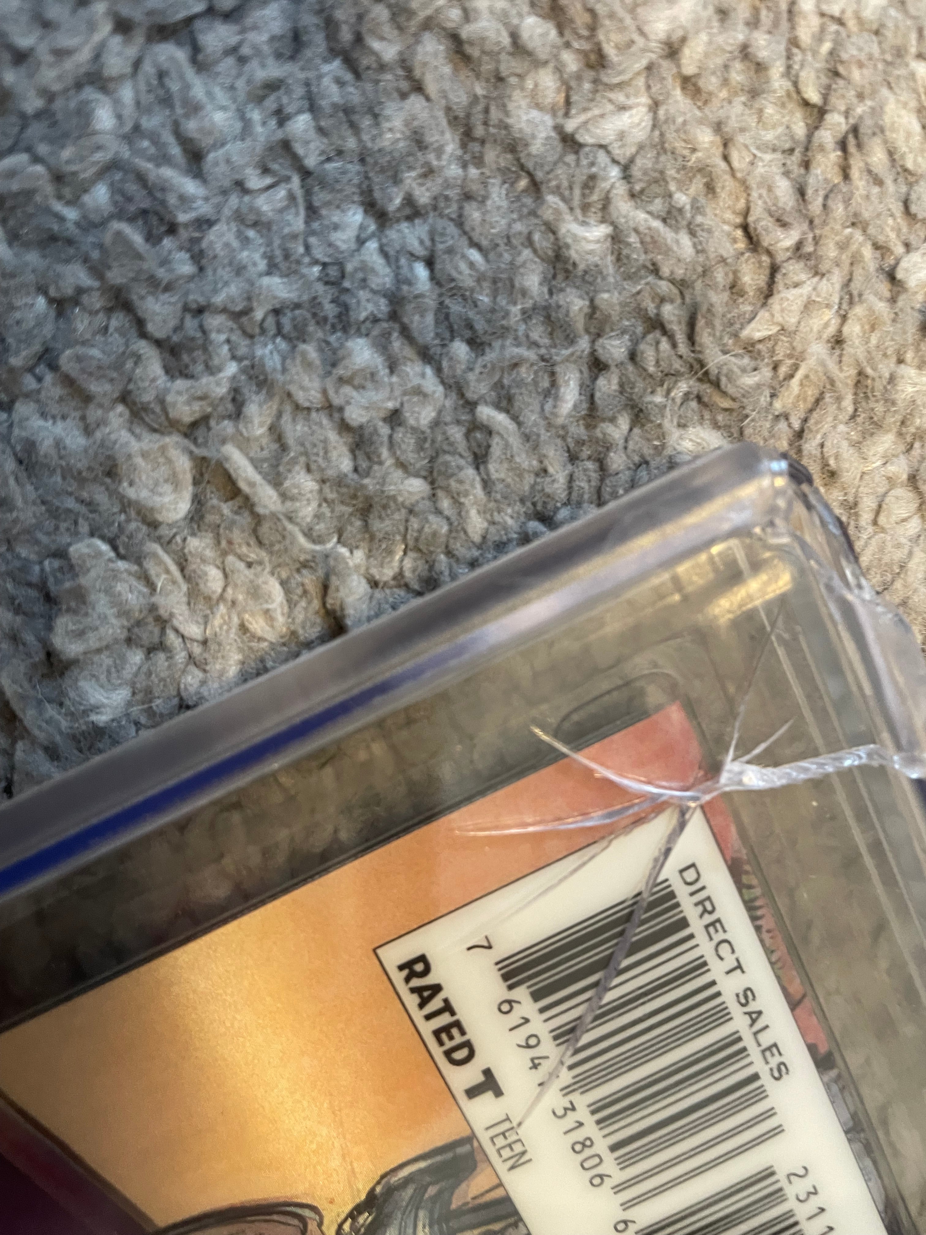 Batman #23.1 Detailaufnahme beschädigter Slab